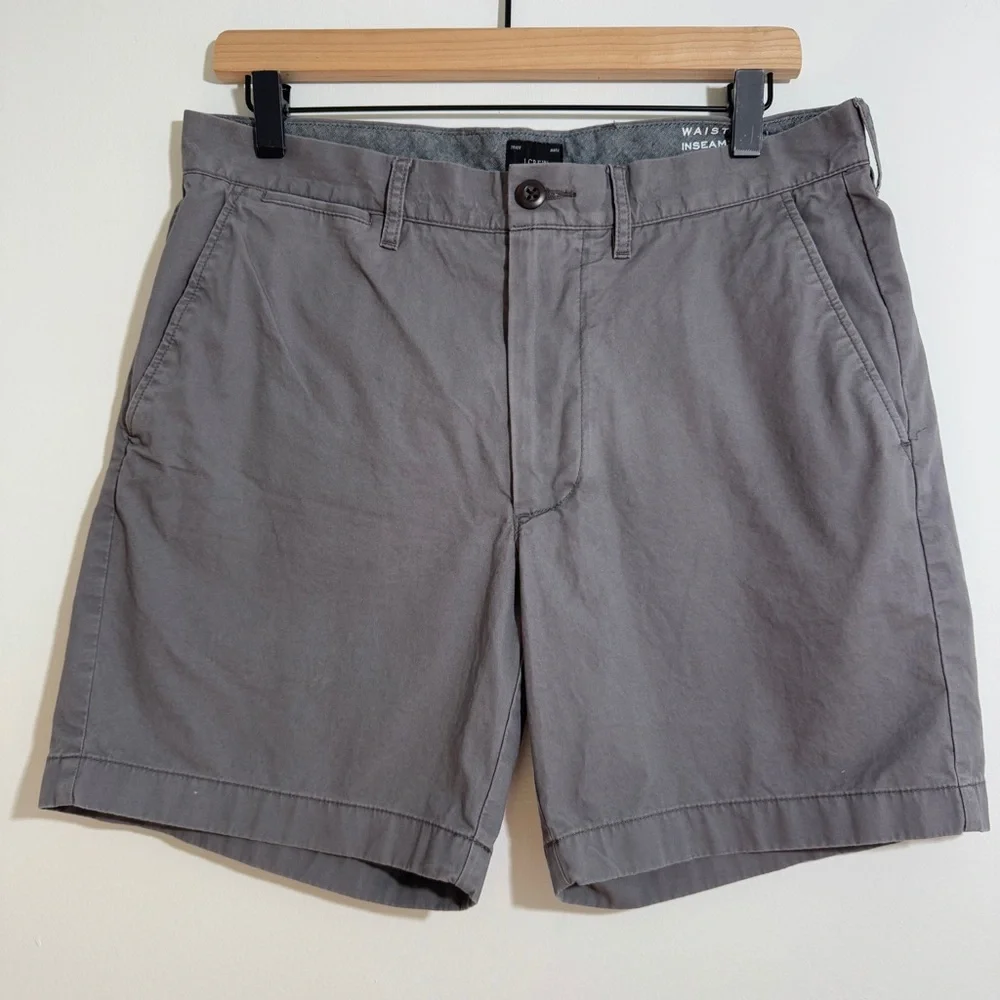 J Crew‎ Gray Reimagined Cotton Stretch Chino Shorts Size 31